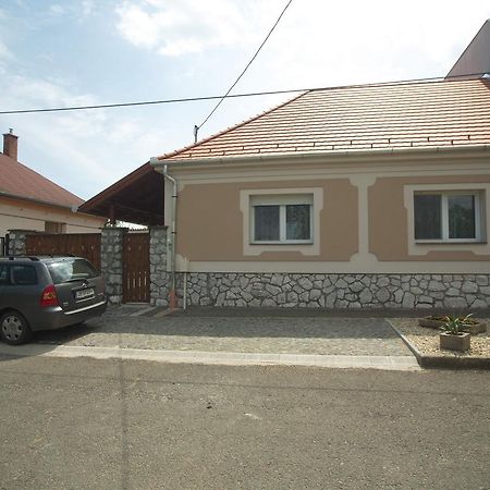 Holiday Home Podium Eger Ngoại thất bức ảnh