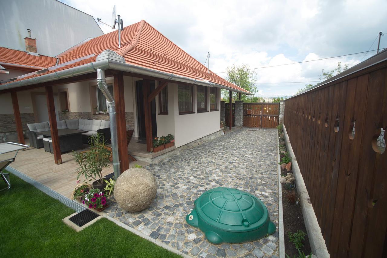 Holiday Home Podium Eger Ngoại thất bức ảnh