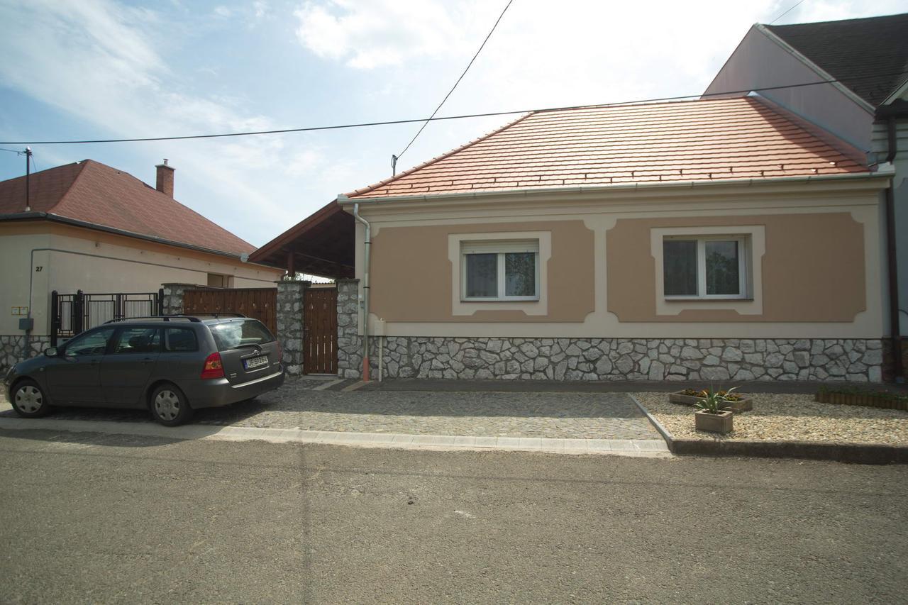 Holiday Home Podium Eger Ngoại thất bức ảnh