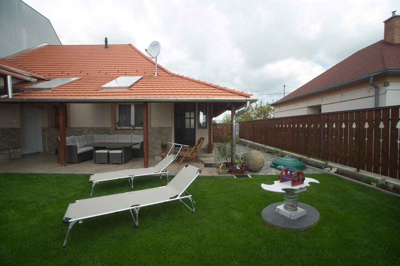 Holiday Home Podium Eger Ngoại thất bức ảnh